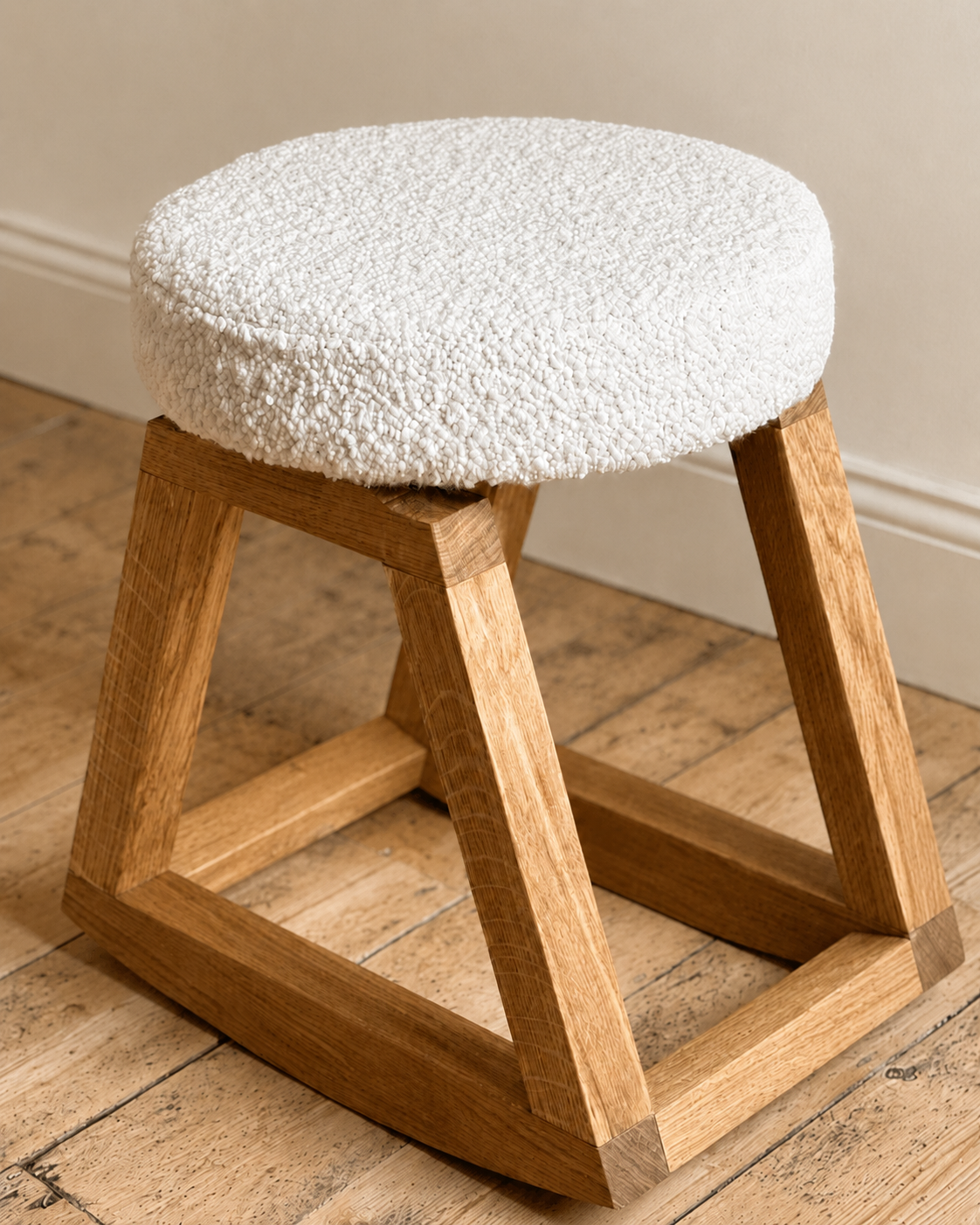 Sunday Rocker Stool Oak