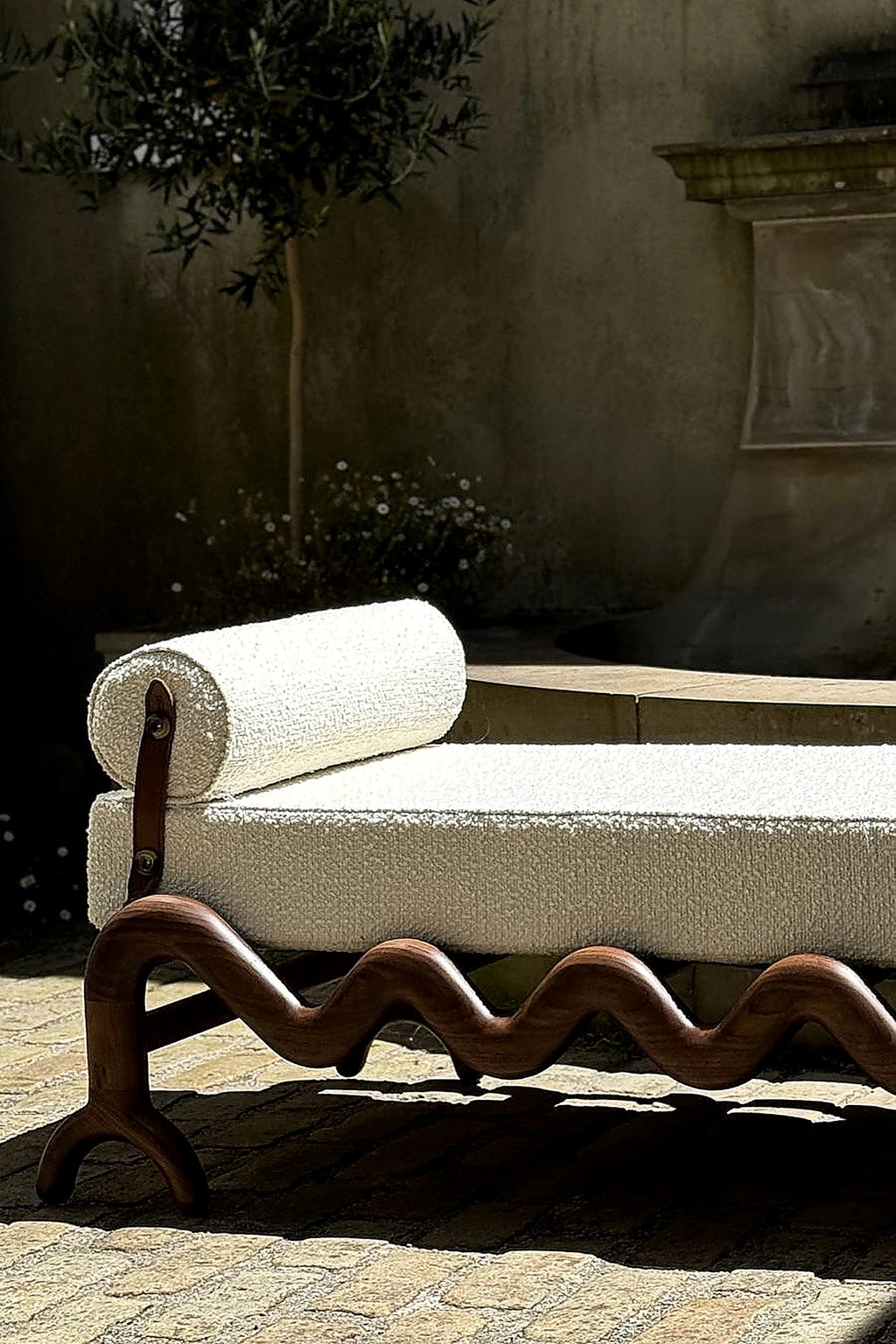Sunday Daybed Walnut