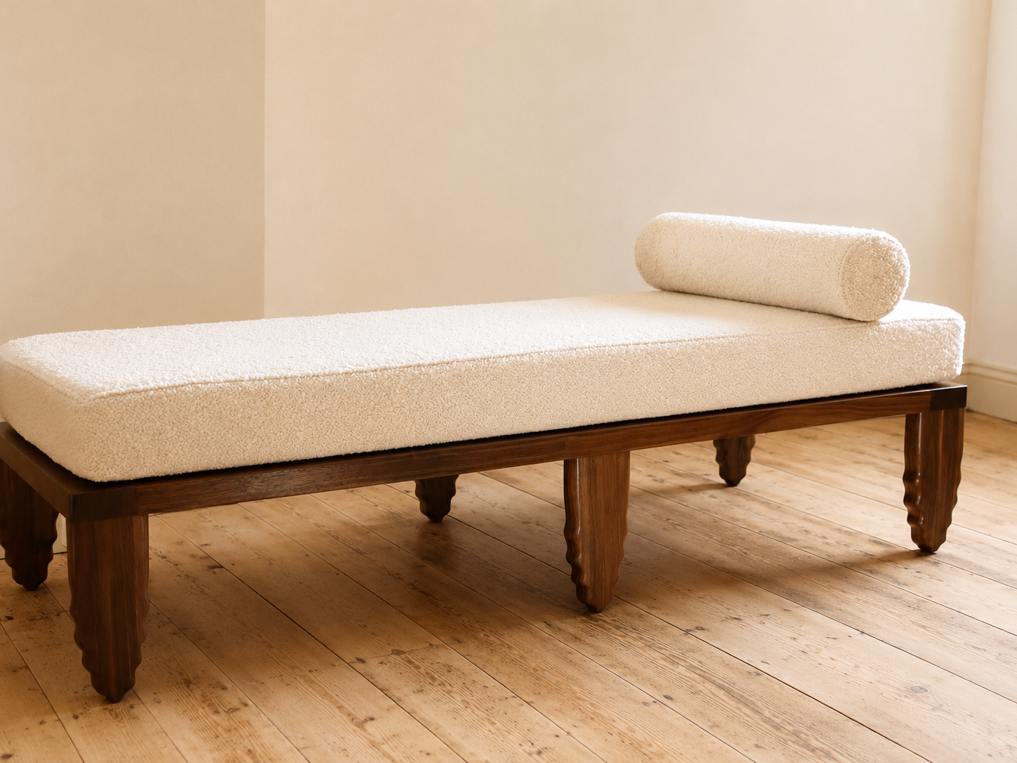 Shark Daybed in Walnut