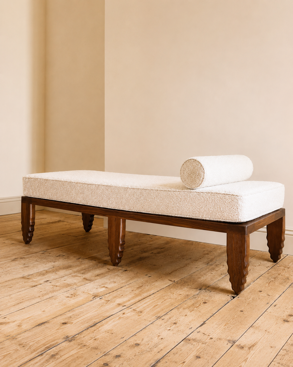 Shark Daybed in Walnut