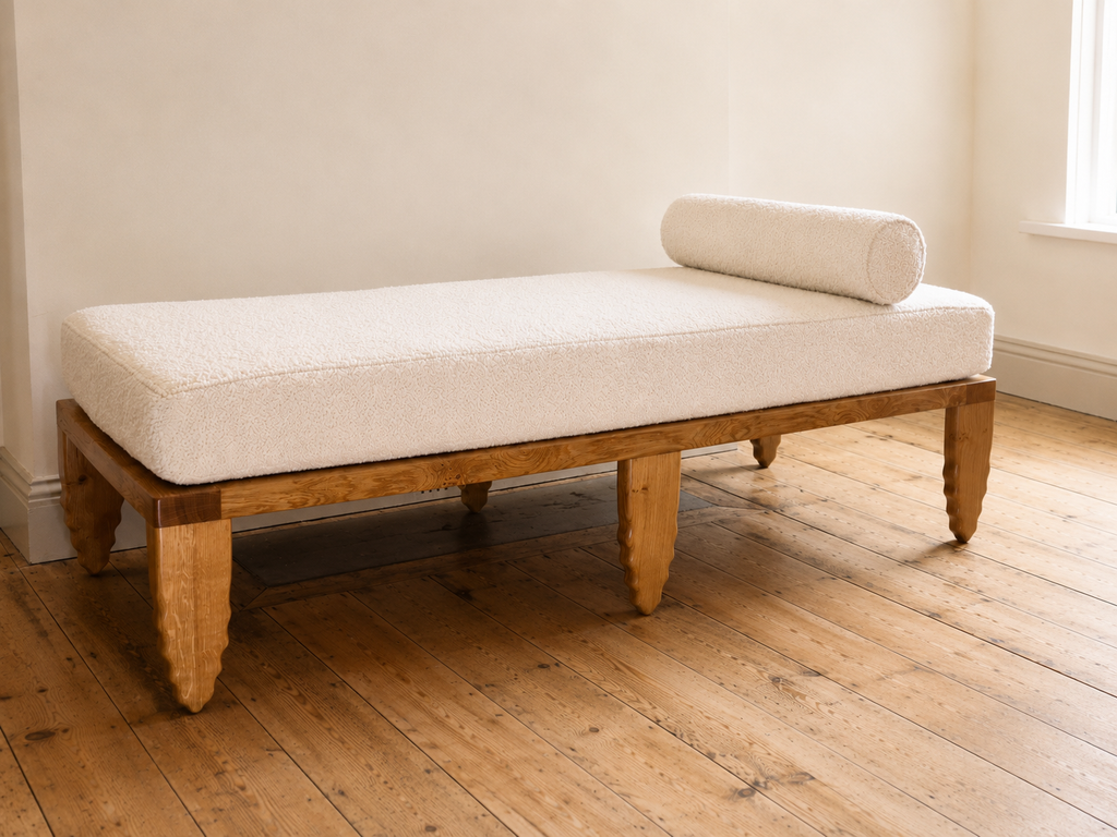 Shark Daybed in Oak