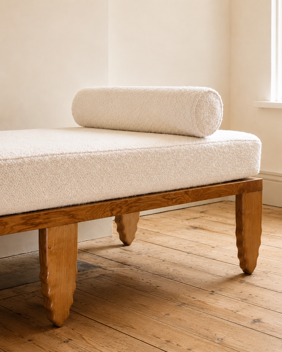 Shark Daybed in Oak